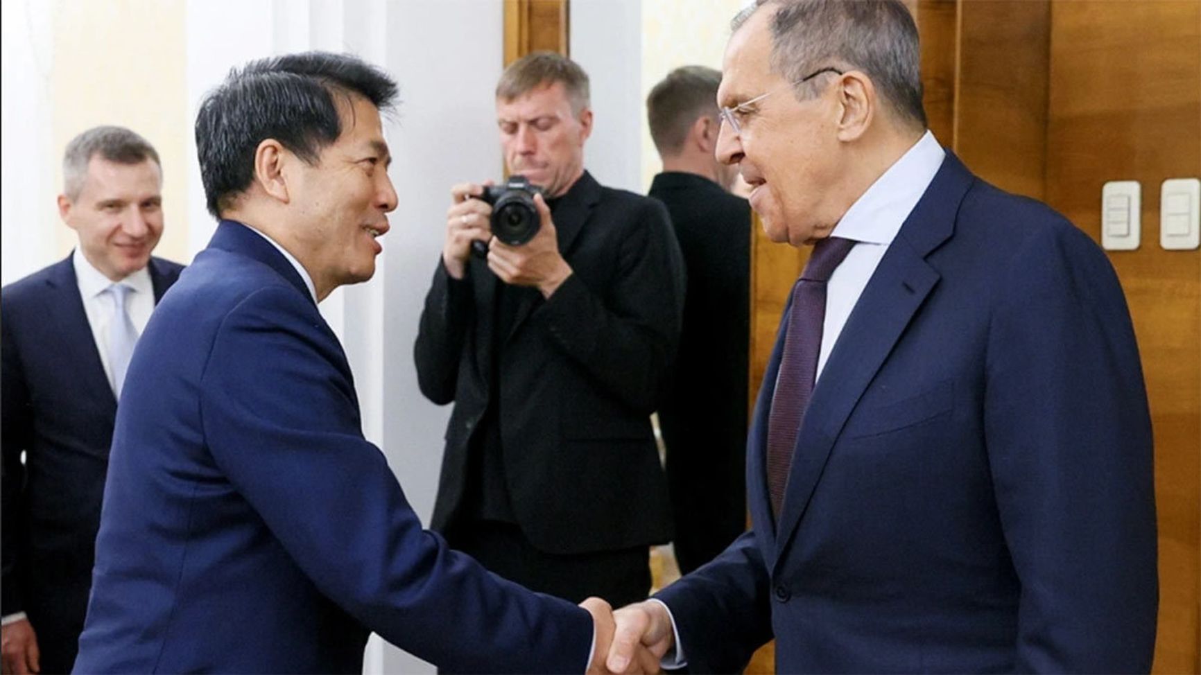 China's envoy held negotiations on Ukraine in Russia